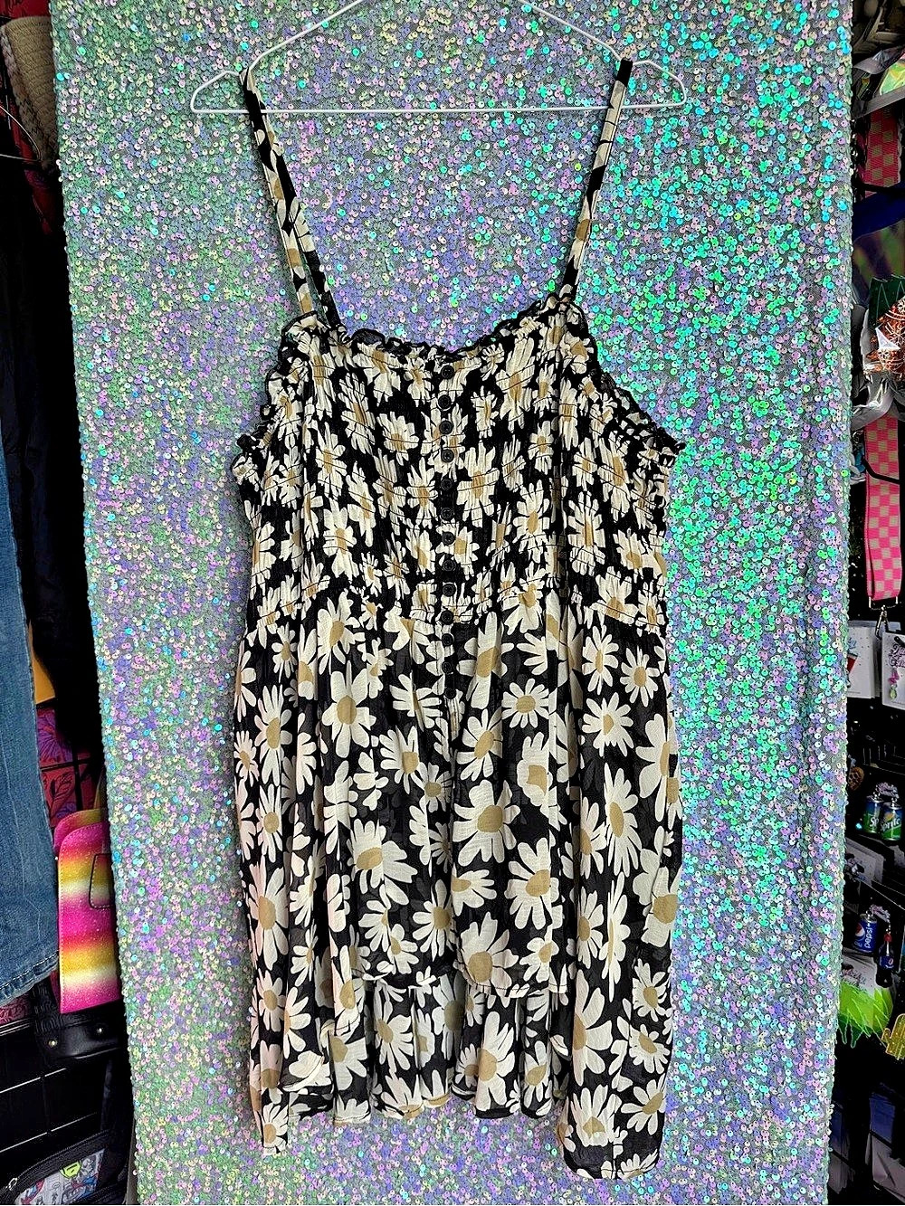 Torrid Black & White Daisy Button-Front Smocked Tunic Cami